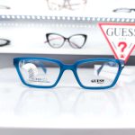 Plitke plave Guess maocare neobicnog oblika za citanje